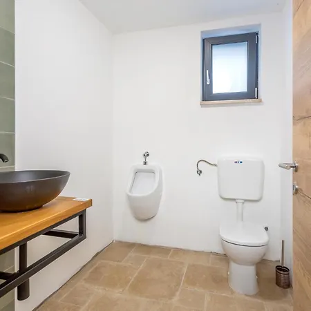 3 Bedroom Lovely In Ferienhaus *