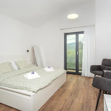 3 Bedroom Lovely In Nyaraló Jurdani